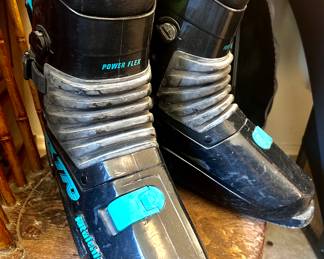 Ski boots 