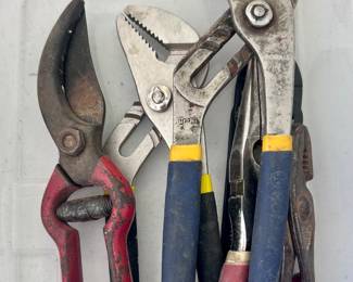 Pliers 