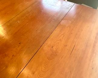 Foldable leaf wood table 