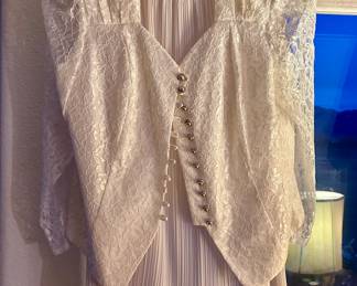 Women’s vintage clothing 