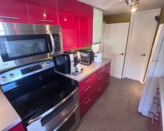 FOR SALE or RENT or TRADE FOR RV: CONTACT 480 577-8396 for details:  9 month special $1,350/mth includes utilities furnished with bed, futon, refrigerator, washer and dryer toaster, coffee maker, dishwasher.&nbsp;&nbsp;Home is all new and remodeled.  Access to all facilities, pool, gym and pickleball courts.  