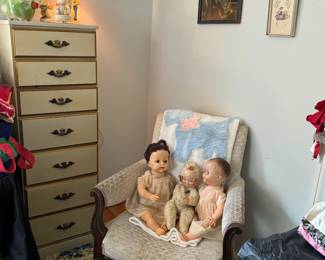 Dolls, lingere chest