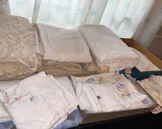Table linens - tableclothes & more