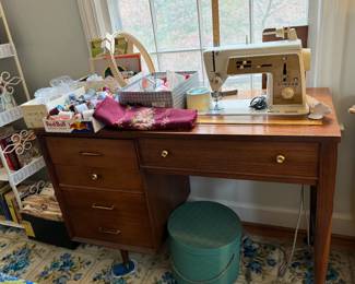 Sewing machine & cabinet