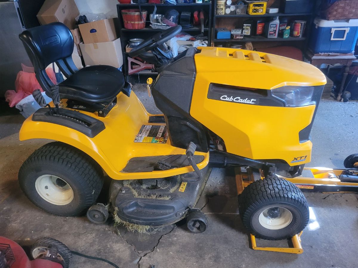 Cub Cadet XT1