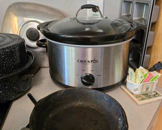 Crock Pot - Cast Iron Skillet