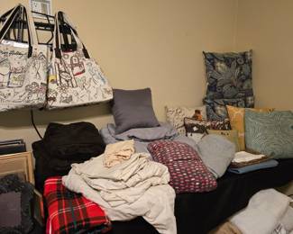 Blankets - Pillows - Handbags - Sheets