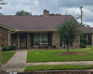 Beautiful Home and Yard! Everything is Very Clean and in Great Shape!!