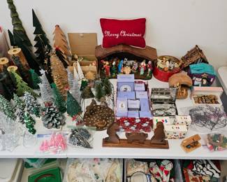 Christmas Room with lots of Vintage Items