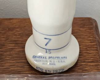 Vintage Porcelain Glove Mold 1972