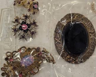 Ladies Jewelry (Several Vintage Pieces)