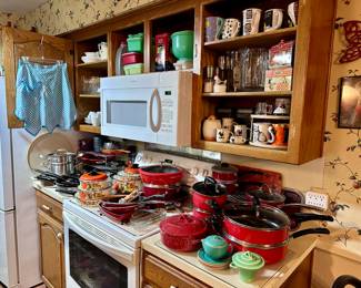 Kitchen FULL!!
