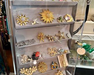 Pins /  Brooches