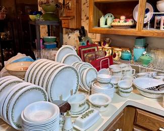 Corelle and Pyrex Spring Blossom Crazy Daisy Green 