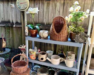 Many Pots of all Sizes!!!!