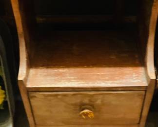 Antique Wood Side/Accent Table.
