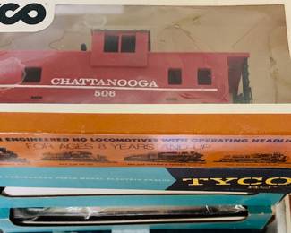 Large Selection of Electric Train Set Items. HO Lionel, Atlas, Revell, Tyco and More.