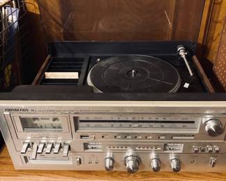 Vintage Sound Design Receiver,Turntable & Cassette Player.