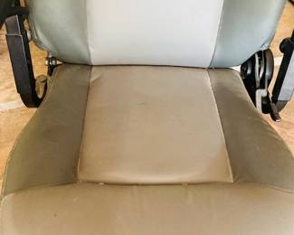 Aspire POWER MOBILITY CHAIR. Brand New Batteries. TOP Working Condition.