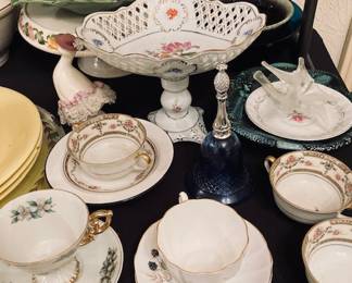 Meisen Style Fruit Bowl Bowl and Tea Cup Sets.