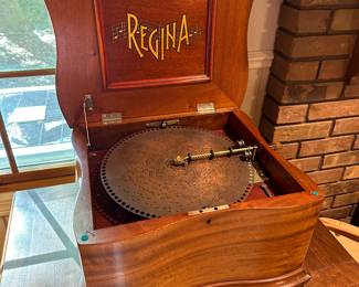 12” Regina double comb music box. WORKS! 
With 16 disks