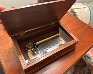 Reuge Music box