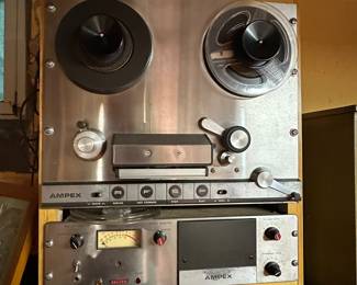 VINTAGE AMPEX TAPE RECORDER