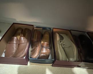 Men’s size 13 & 14 shoes