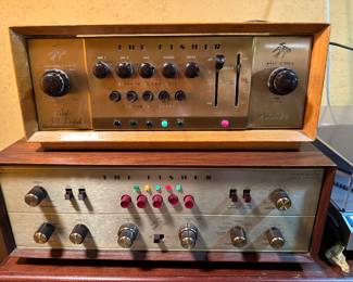 Great RETRO The Fisher Audio equipment powers on! 