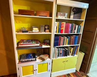 Bookshelf/display cabinets