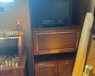 TV w built in DVD player