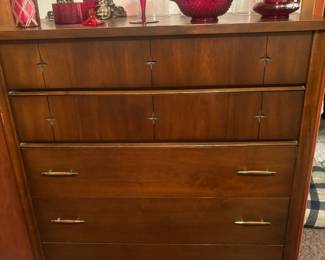 Saga of Broyhill premier. 3 pieces