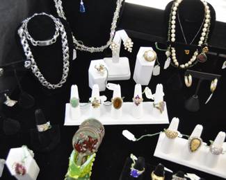 Fine jewelry to be sold