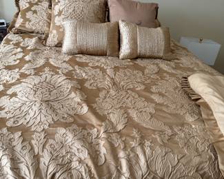 J. Queen New York brand Beautiful  Gold Leaf Bed Cover/Comforter with 2 pillow shams, 2 square pillows and 2 small rectangular gold decorative pillows BUY IT NOW $50 Set