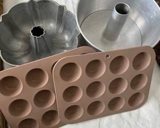 Bakeware Grouping BUY IT NOW $3