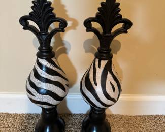 Accent Home Decor Black and White 19" H BUY THEM NOW THE PAIR $20