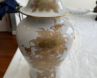 Japanese Vessel/ Urn 16 x 9 Made in Japan signed and marked 100 BUY IT NOW $30