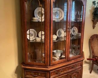 Hutch lighted and matches the dining table and chairs