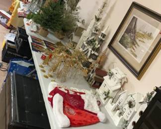 Christmas/holiday decor, ottoman, wall hangings