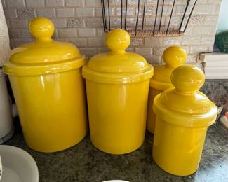 Vohann of California canister set