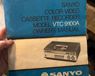 Sanyo BetaCord recorder with manual