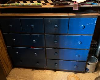 Chest of drawers