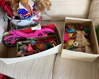 Barbie clothing and accessories 