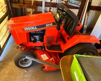 Nice Lawn and Garden Tractor 