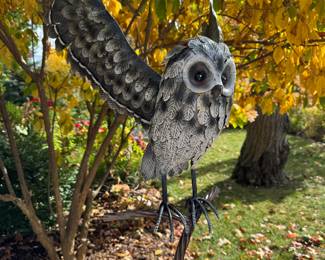 Winged metal garden owl