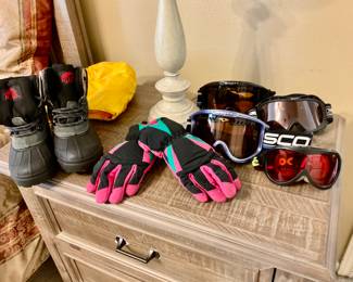 Kids ski items