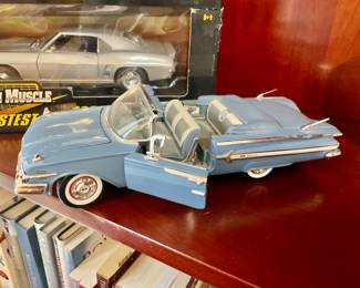 1960 Chevrolet impala, convertible, diecast car