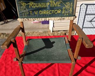 VINTAGE CHILDS T.V. WESTERN CHAIR