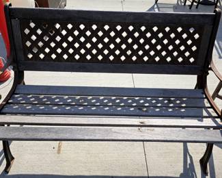 IRON & WOOD PARK BENCH