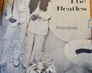 Rare-1968 Beatles Yellow Submarine Paper book